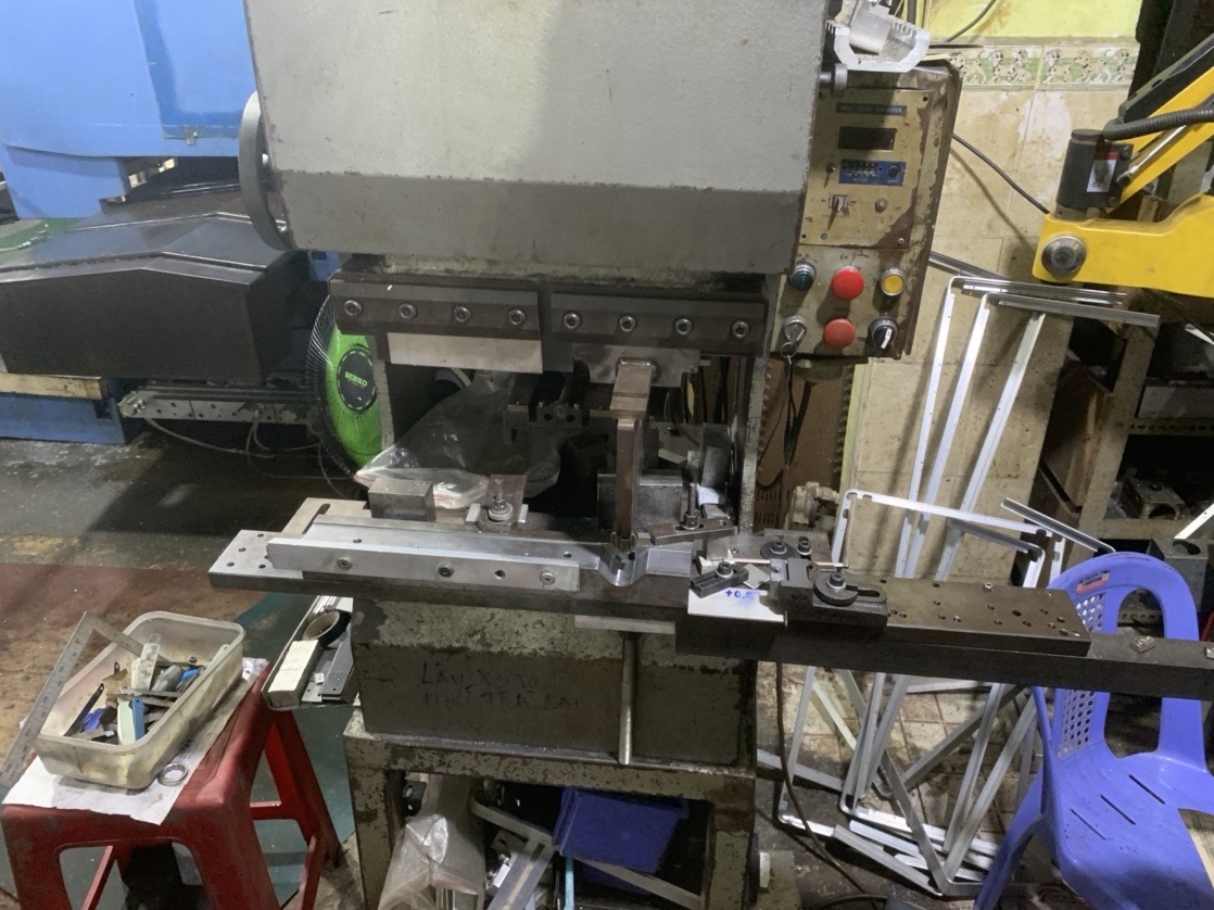 Bending machine 2.jpg